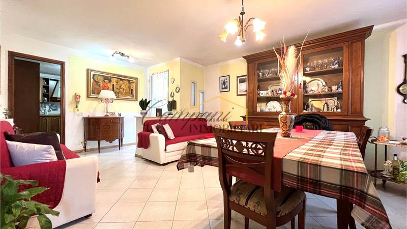 PORZIONE DI CASA SEMI - INDIPENDENTE CON GIARDINO